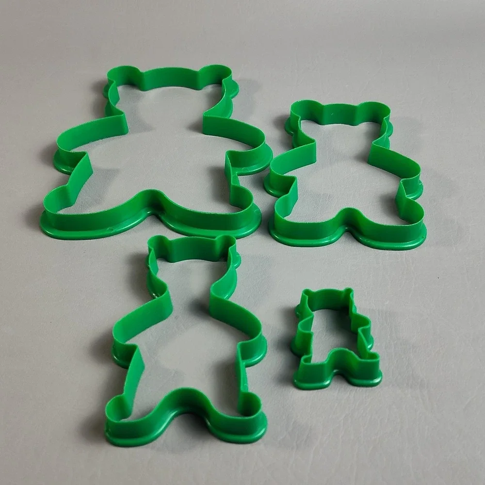 Vtg. Wilton Cookie Cutter Teddy Bear Family Set Of 4Green 1991 6
